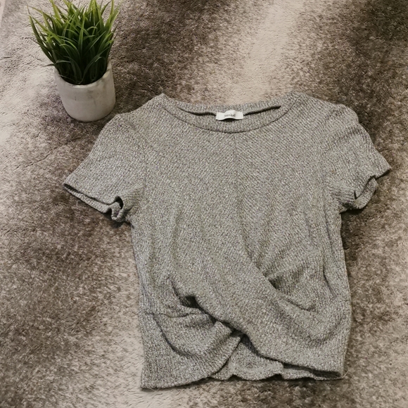 TeenBell Tops - Crop top size med but fits more like a small!